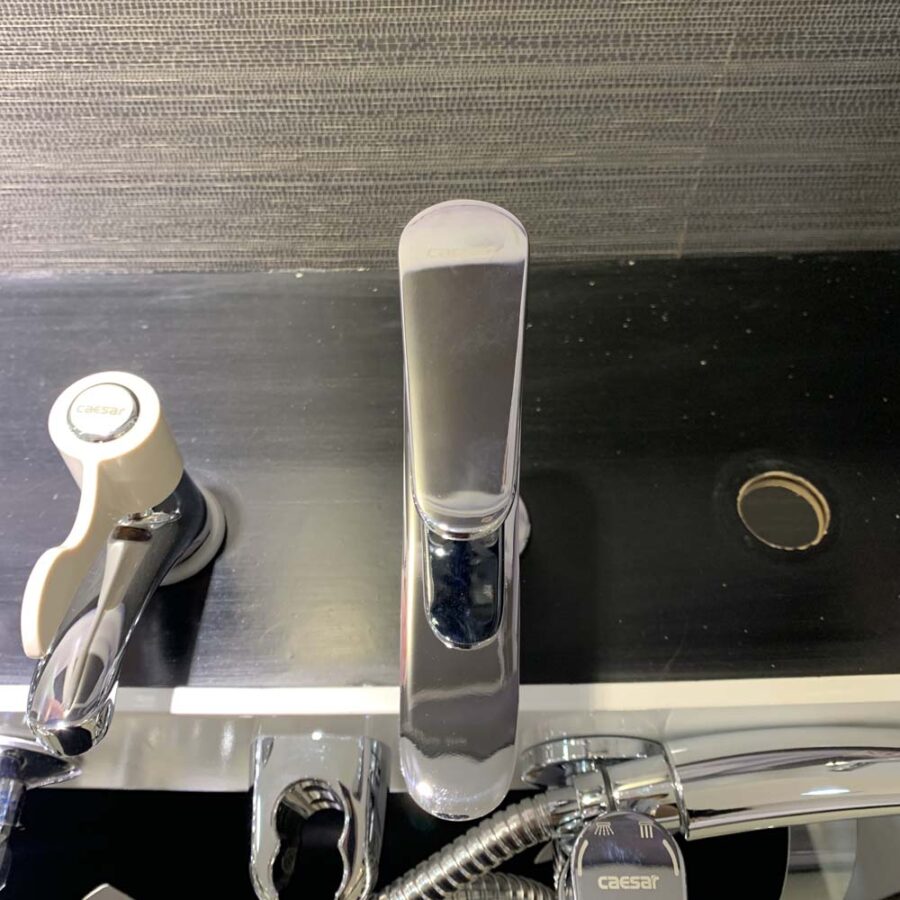 Vòi chậu lavabo lạnh Caesar B060CU