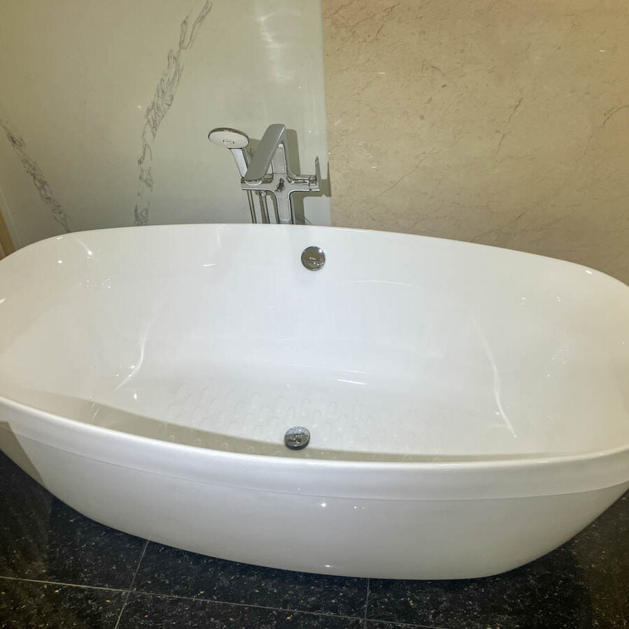 Bồn tắm nhựa Acrylic Inax BF-1858V (BF1858V)