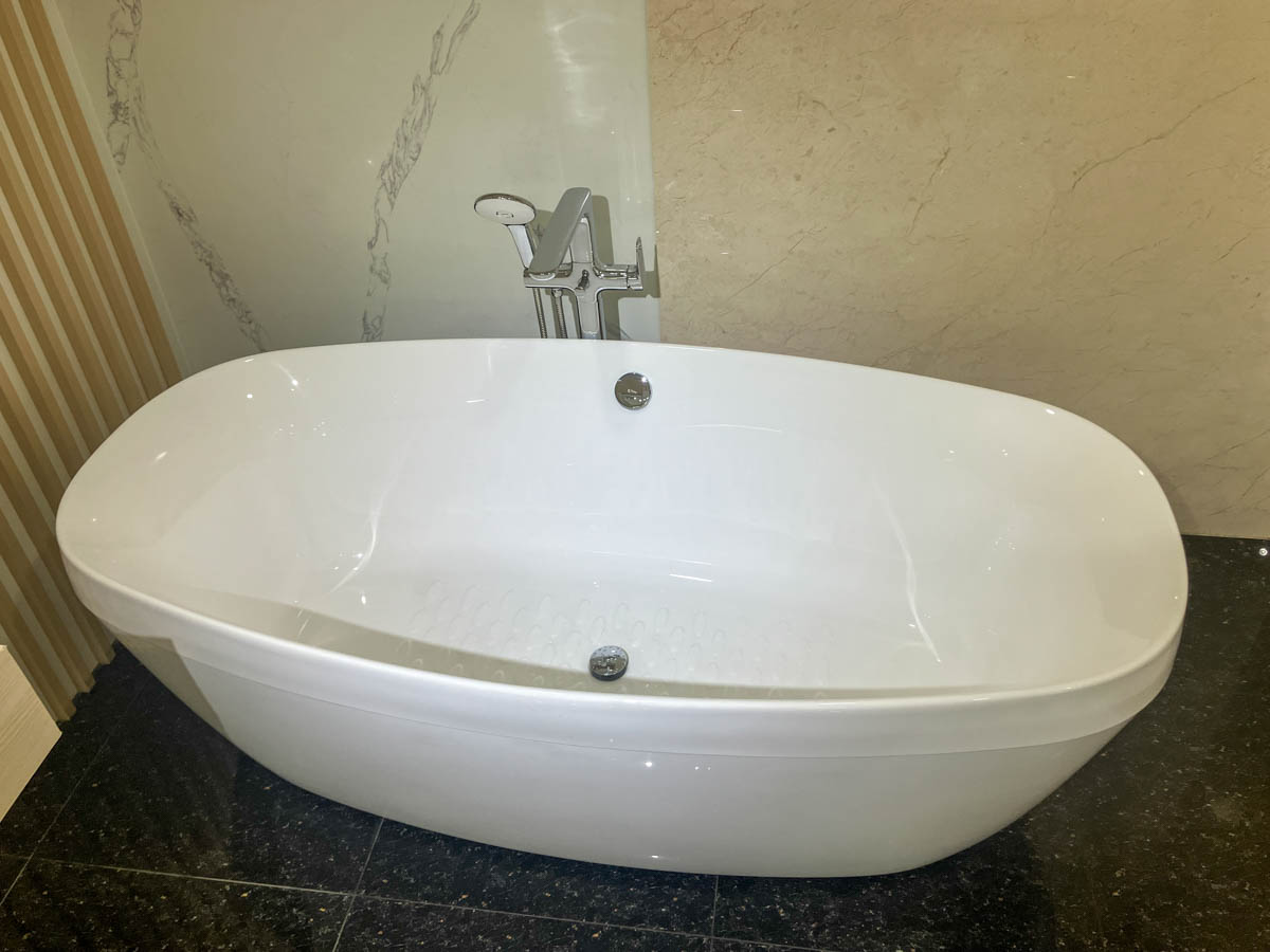 Bồn tắm nhựa Acrylic Inax BF-1858V (BF1858V)