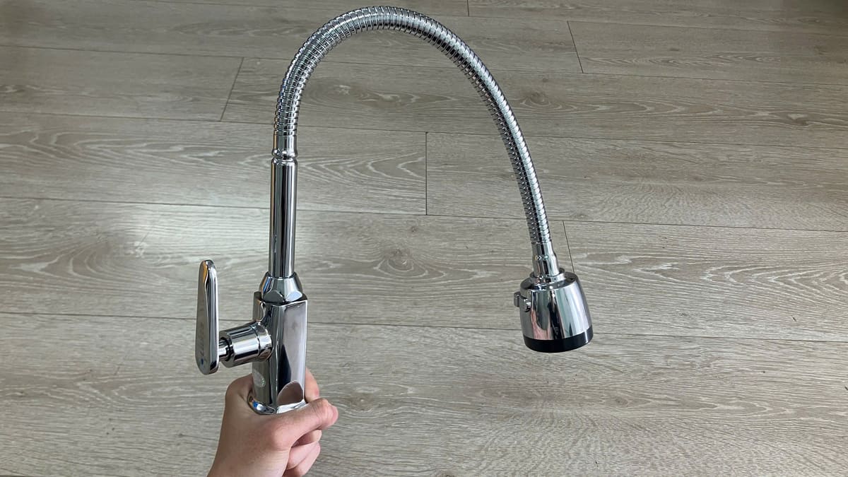 Vòi rửa chén thân mềm Luxta L3114T3B