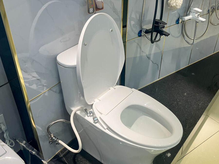 Nắp bồn cầu rửa cơ Caesar TAF060